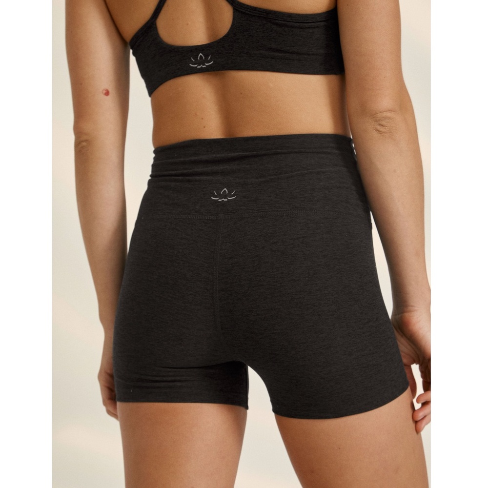 NEVER WORN Beyond Yoga Spacedye Keep Pace Short